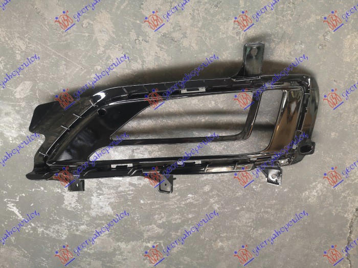 FRONT BUMPER GRILLE (W/ FOG LAMP HOLE & LED DRL)