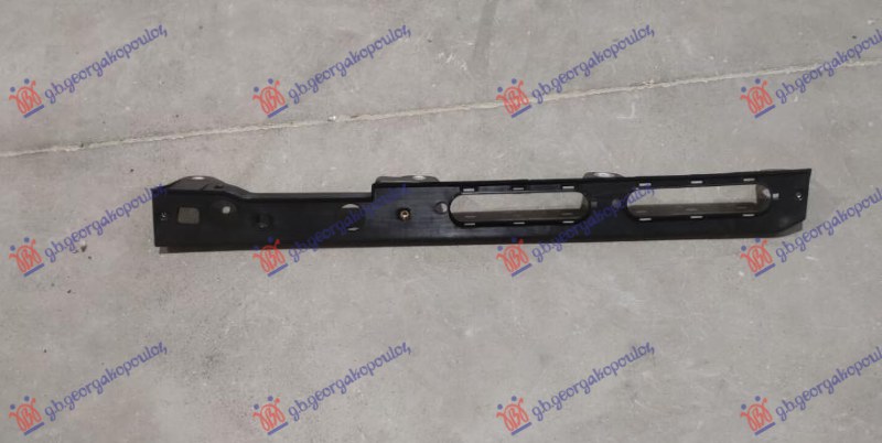 FRONT FENDER BRACKET UPPER PLASTIC